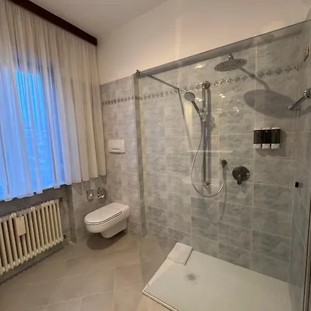 La Grande Casa Di Malpensa - *