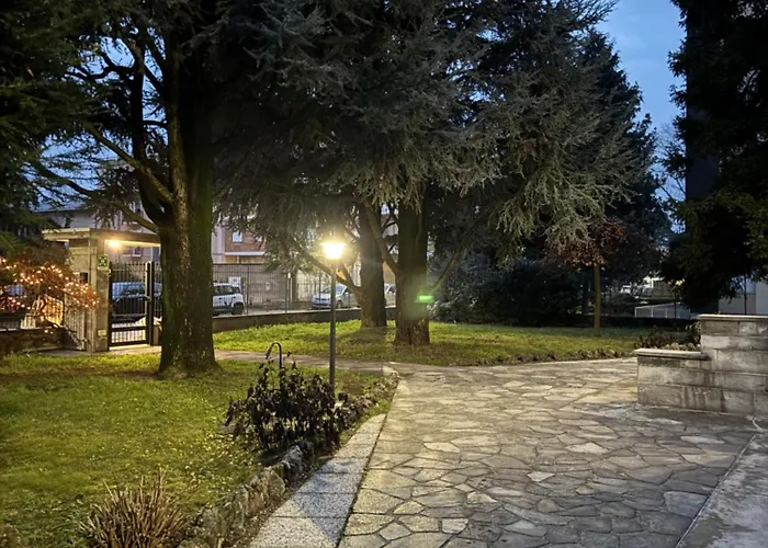 La Grande Casa Di Malpensa - Apartament *